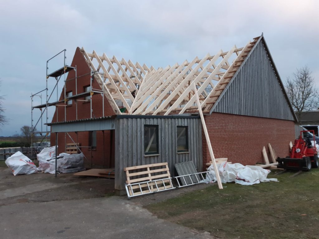 Neuer Dachstuhl von der Zimmerei Matthiesen aus Bargum in Nordfriesland